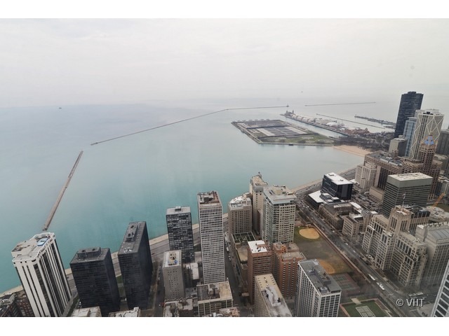 175 East Delaware Place, Unit 7007 Chicago, IL 60611 - Photo 9 of 9