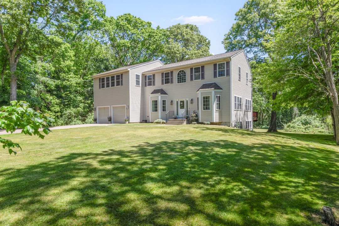 167 Winnapaug Road Westerly, RI 02891 - Photo 4 of 42