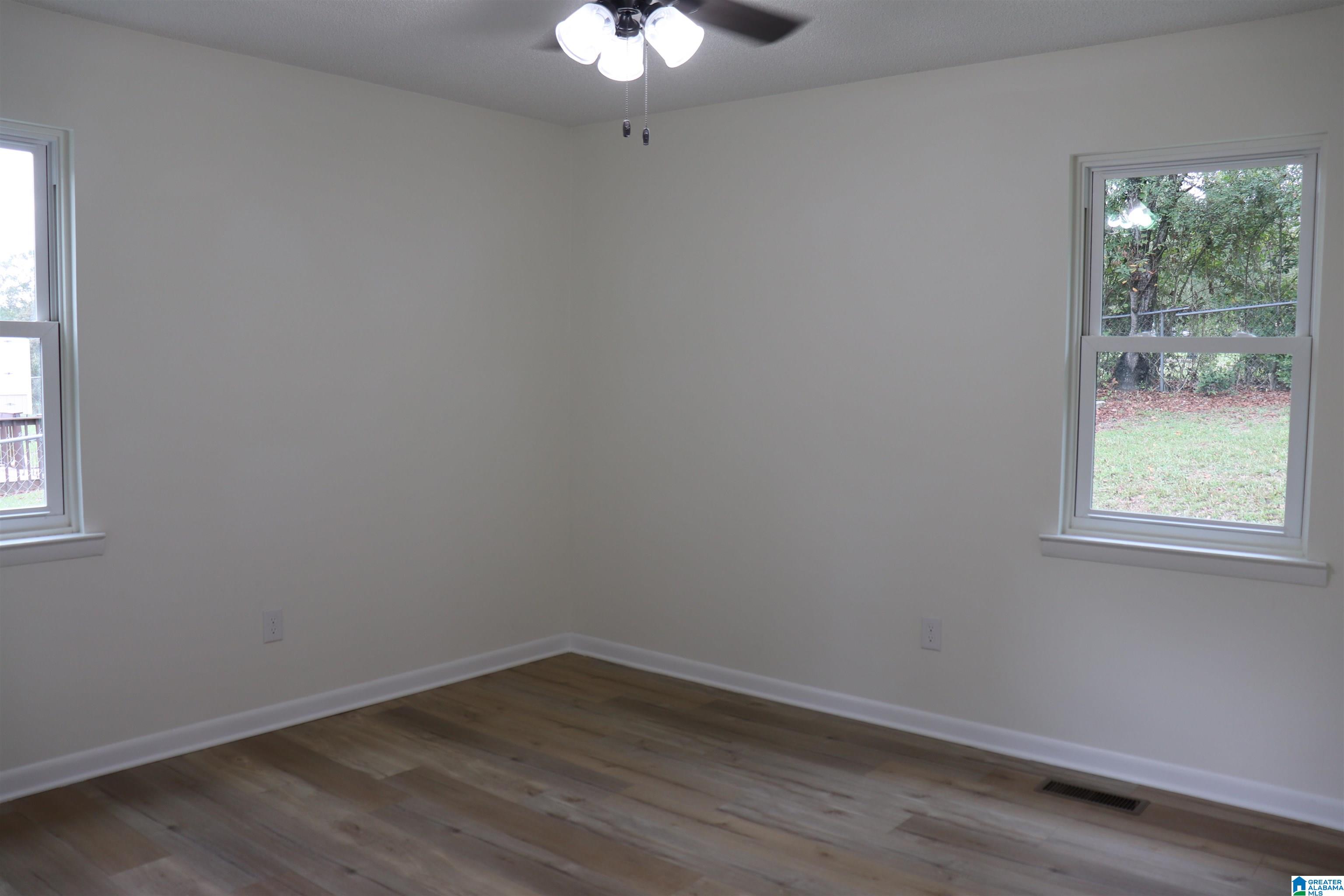 402 Adams Avenue West Oneonta, AL 35121 - Photo 12 of 24