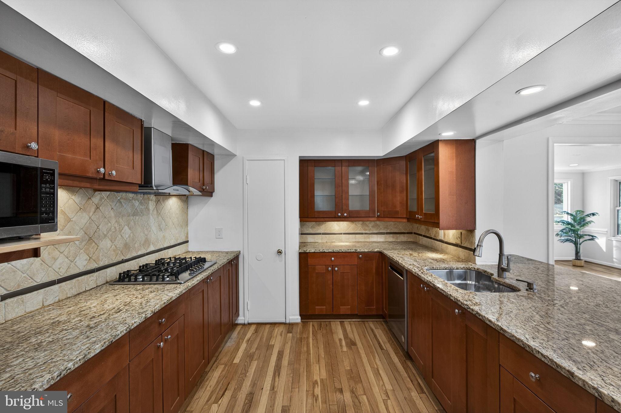 10600 Vantage Court Potomac, MD 20854 - Photo 16 of 106 Kitchen