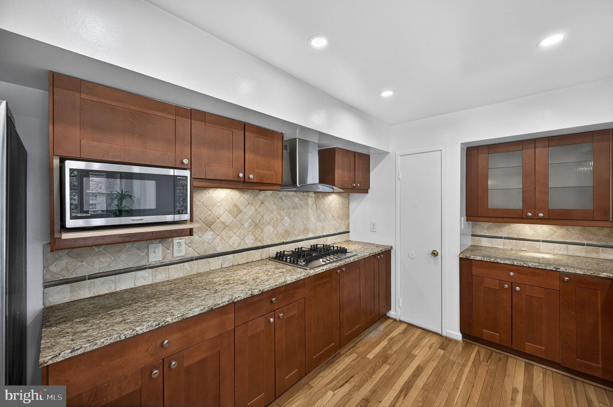 10600 Vantage Court Potomac, MD 20854 - Photo 17 of 106 Kitchen