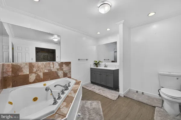 $1,360,000 | 10600 Vantage Court, Potomac, MD 20854