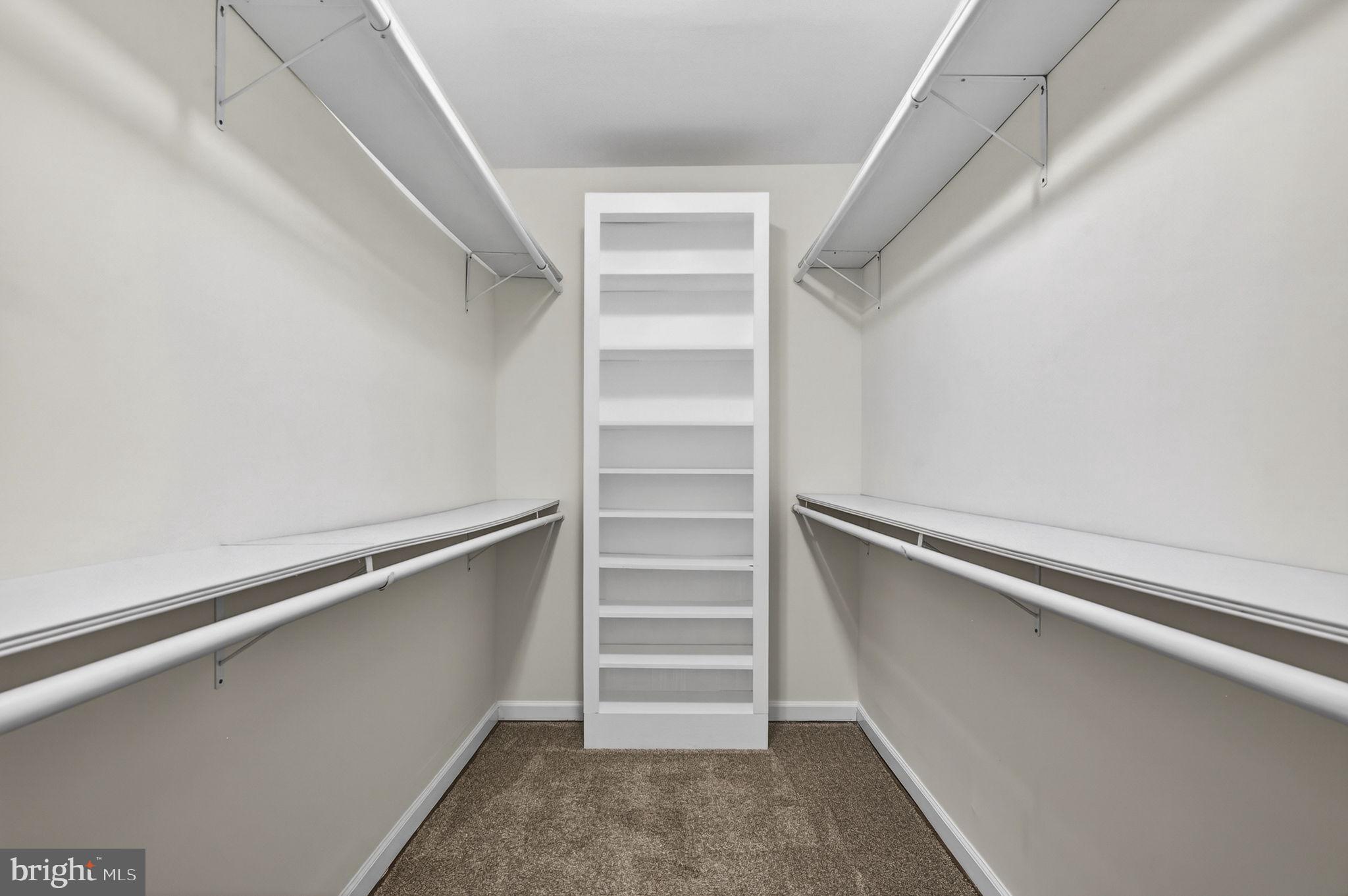 10600 Vantage Court Potomac, MD 20854 - Photo 33 of 106 Walk-in Closet