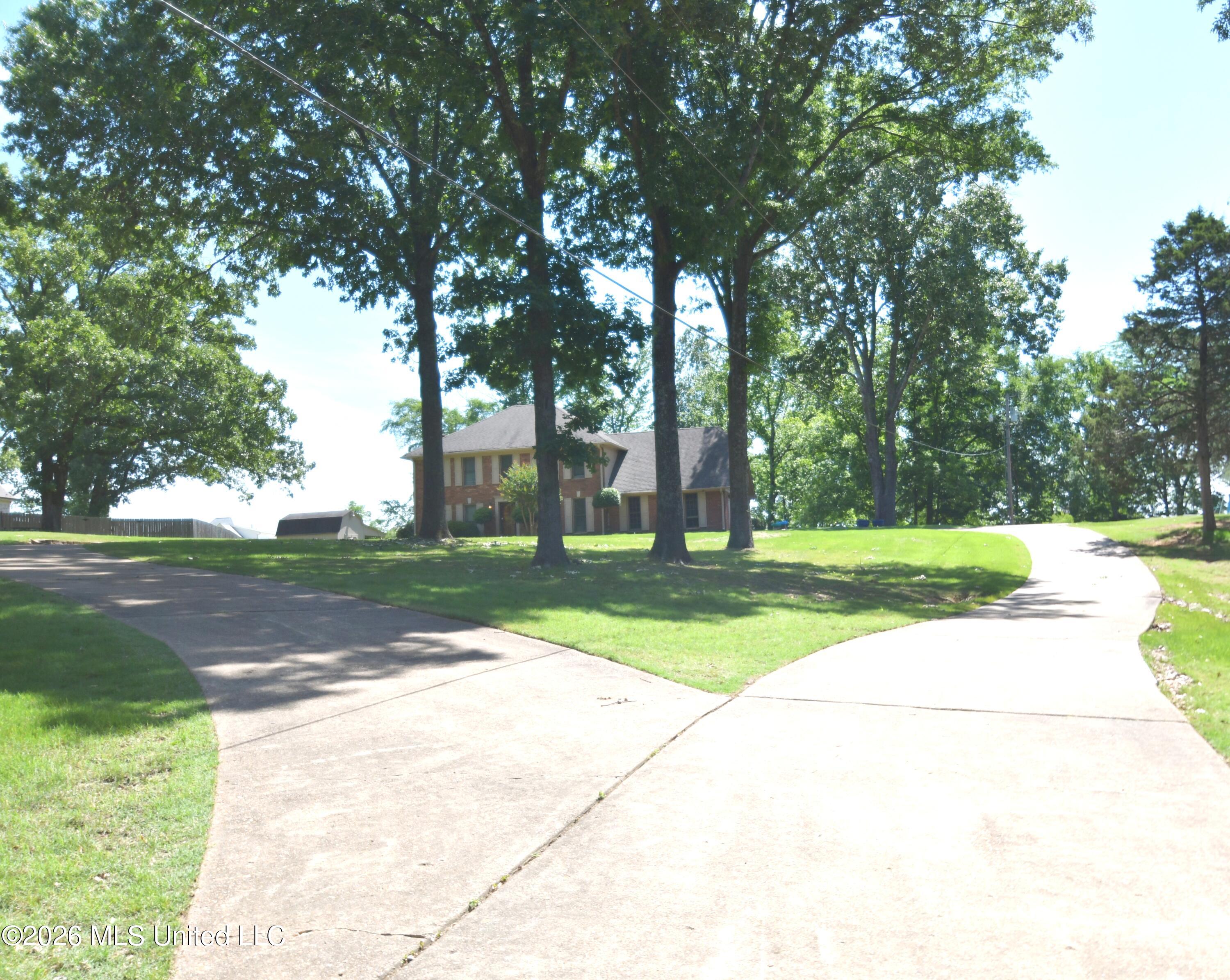 1780 Malone Road Nesbit, MS 38651 - Photo 2 of 31 Circle Drive