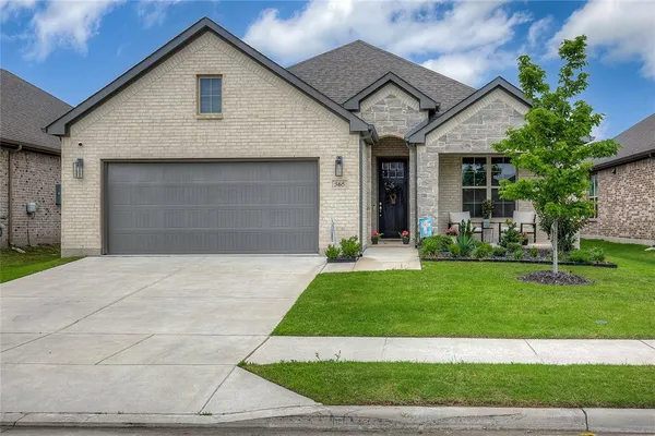 $431,999 | 565 Beck Drive, Lavon, TX 75166