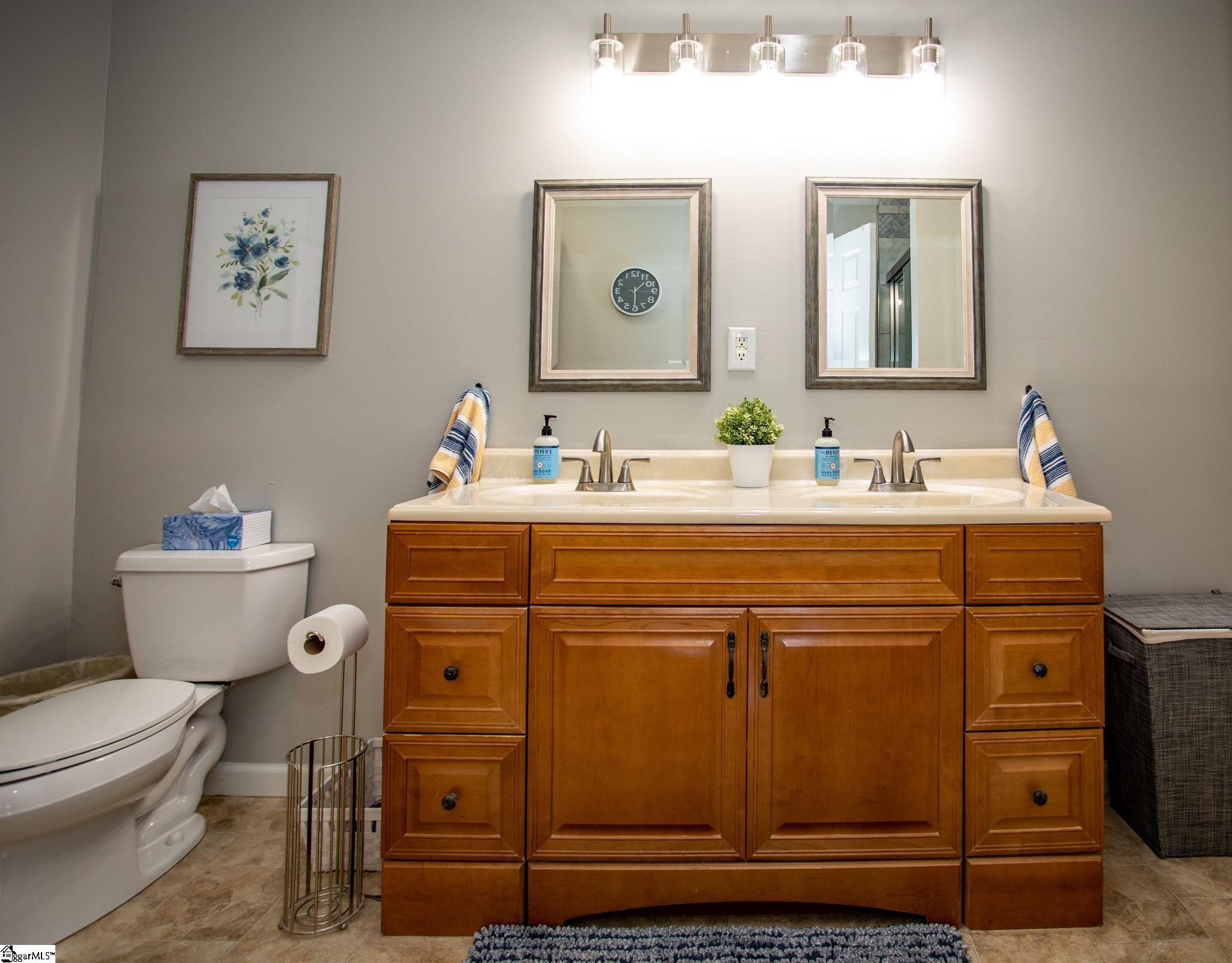 2602 Holiday Road Greer, SC 29651 - Photo 14 of 36