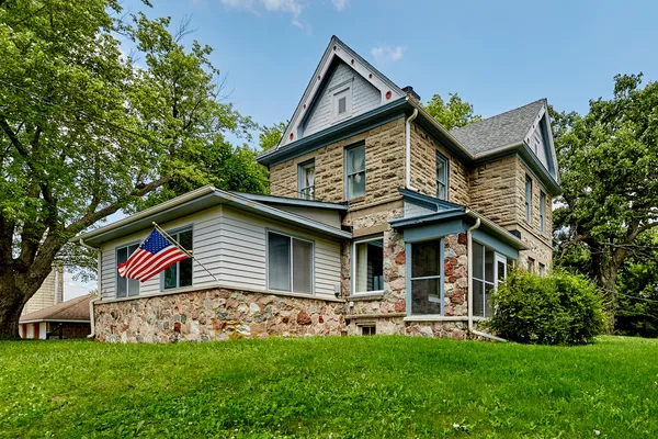 $585,000 | S25-w31794 Brandybrook Road, Wales, WI 53183