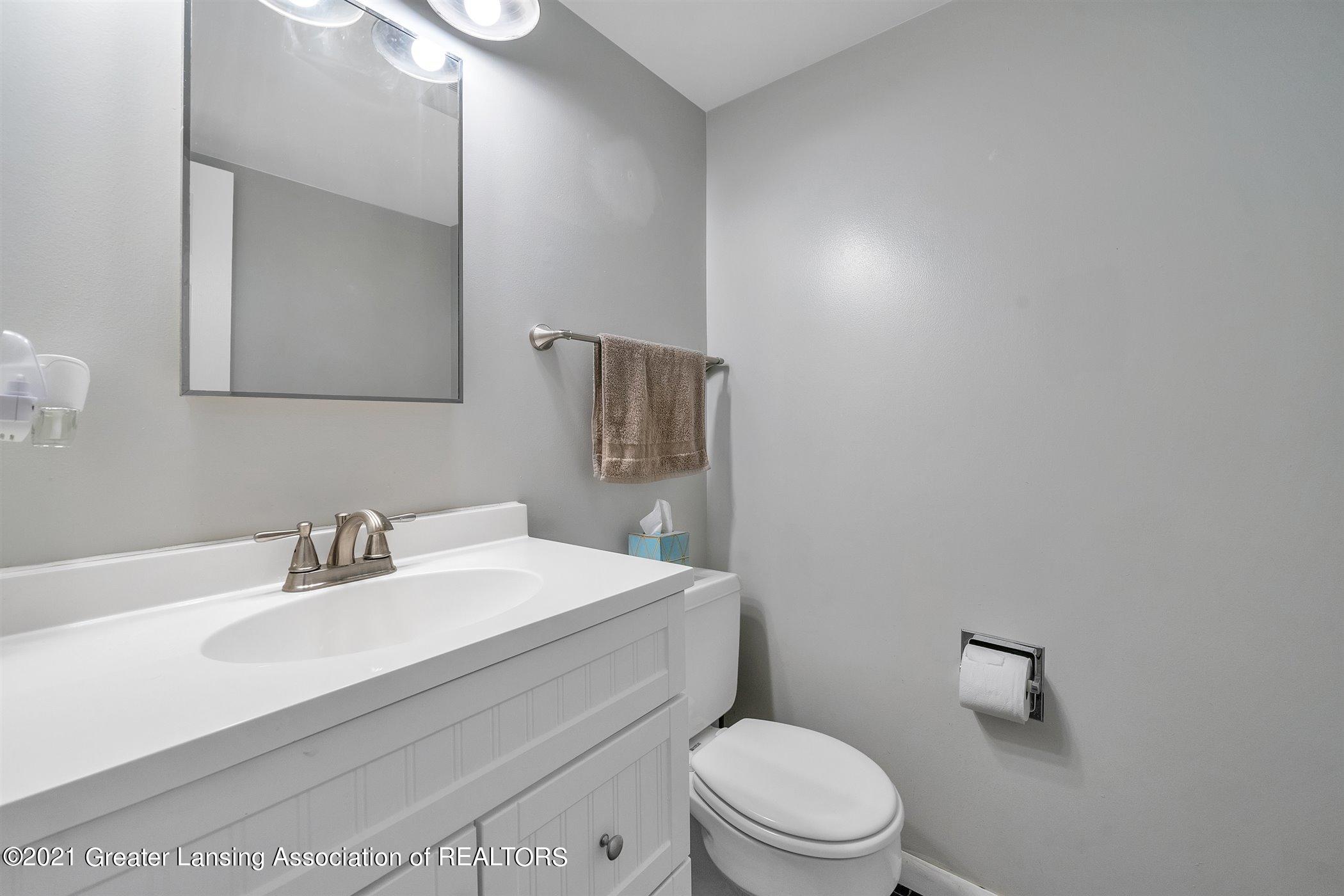 5794 Okemos Road, Unit 3 Haslett, MI 48840 - Photo 19 of 34 19-5794 Okemos Rd, Unit 3 - Windowstill