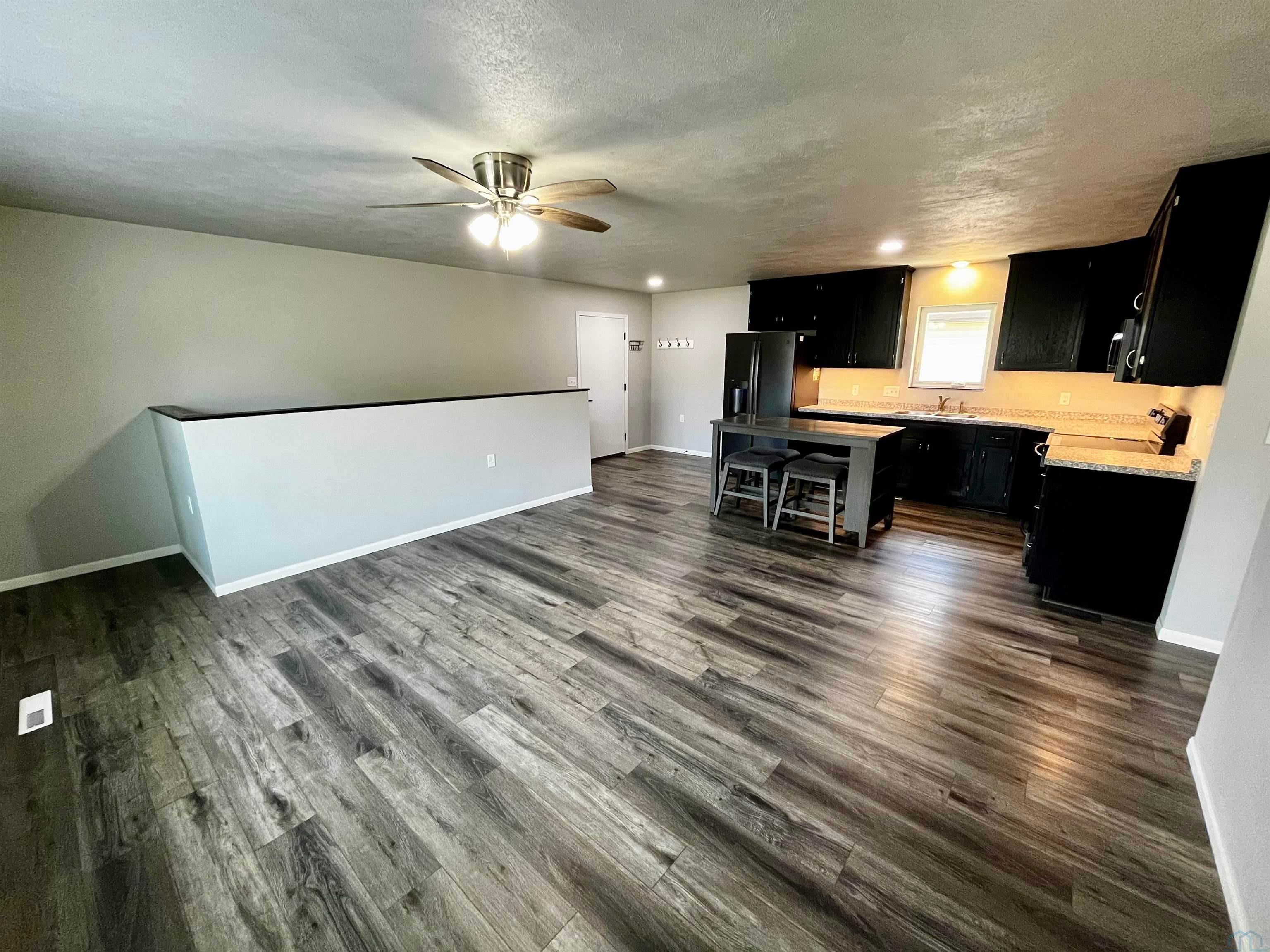 201 North Jackson Street Elk Point, SD 57025 - Photo 5 of 20 Gallery Image 5