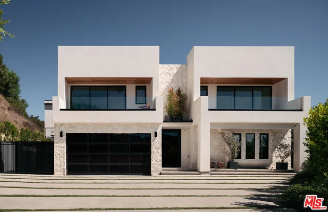 $5,295,000 | 2608 Zorada Drive, Los Angeles, CA 90046