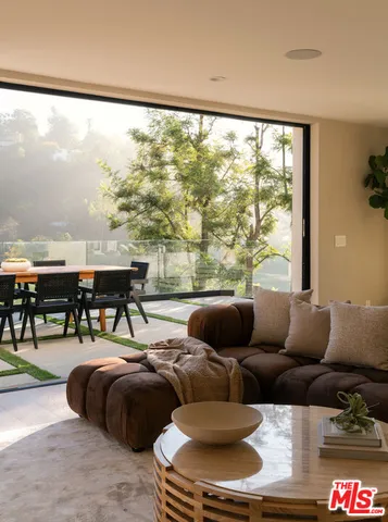 $5,295,000 | 2608 Zorada Drive, Los Angeles, CA 90046