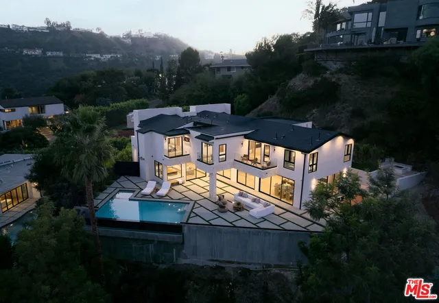 $5,295,000 | 2608 Zorada Drive, Los Angeles, CA 90046