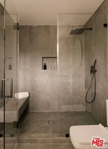 $5,295,000 | 2608 Zorada Drive, Los Angeles, CA 90046