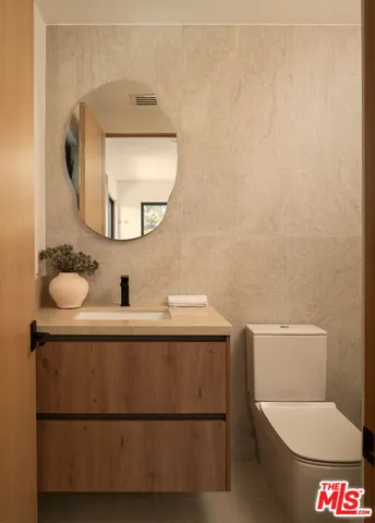 $5,295,000 | 2608 Zorada Drive, Los Angeles, CA 90046