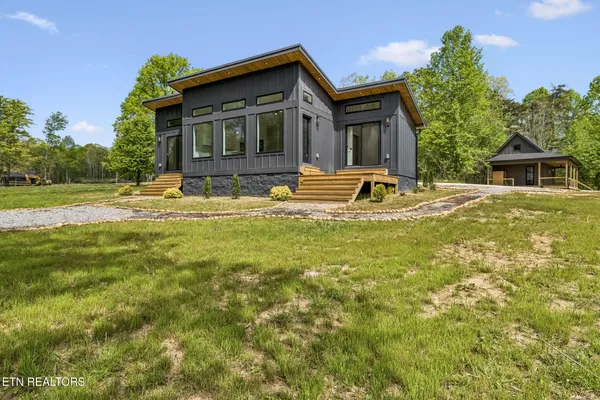 $385,000 | 33 Dwellings Drive, Tracy City, TN 37387