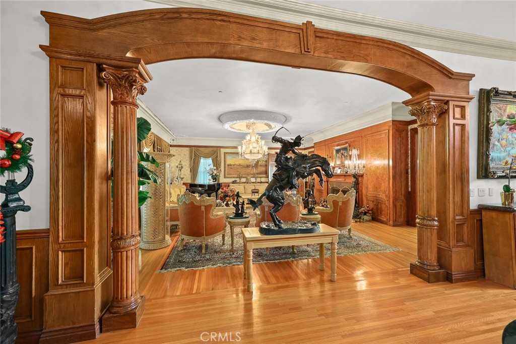 999 Rosalind Road San Marino, CA 91108 - Photo 5 of 70 a view of a room with gym equipment