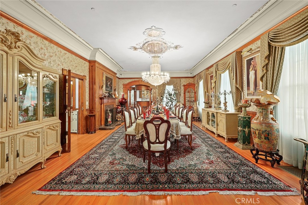 999 Rosalind Road San Marino, CA 91108 - Photo 7 of 70 a view of a interior of the house