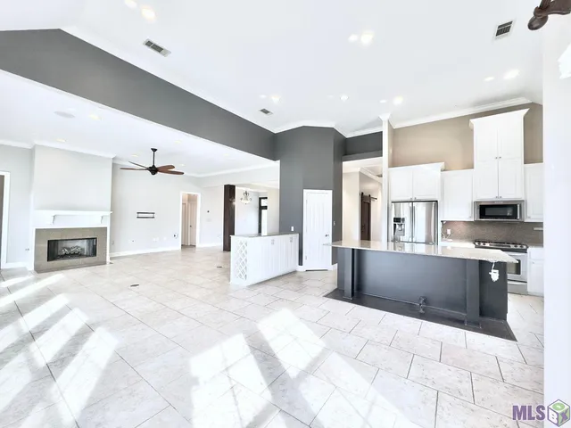 $2,850 | 6157 Breeze Point Drive, Gonzales, LA 70737