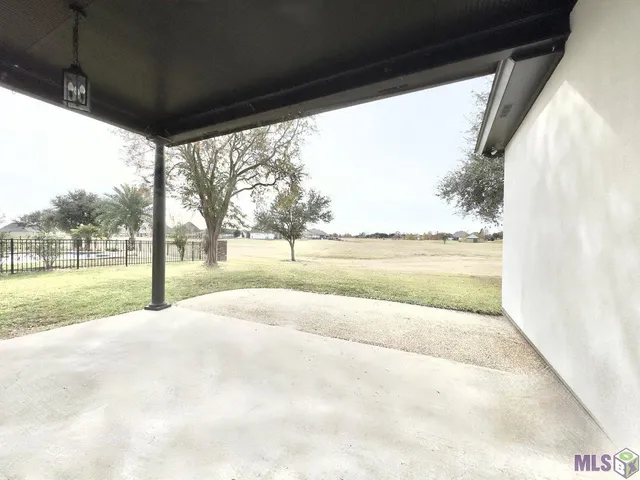 $2,850 | 6157 Breeze Point Drive, Gonzales, LA 70737