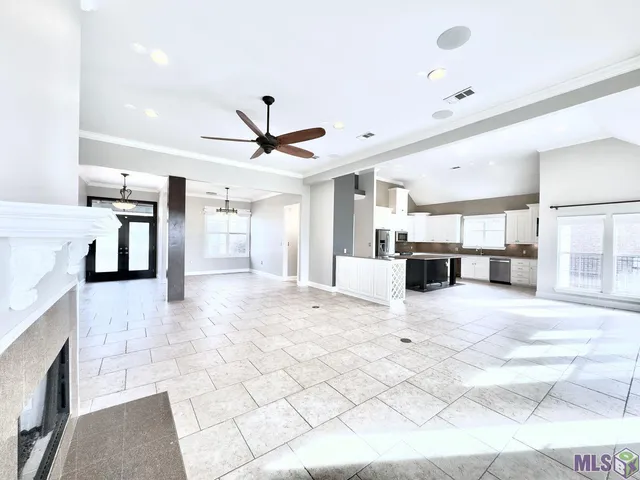 $2,850 | 6157 Breeze Point Drive, Gonzales, LA 70737