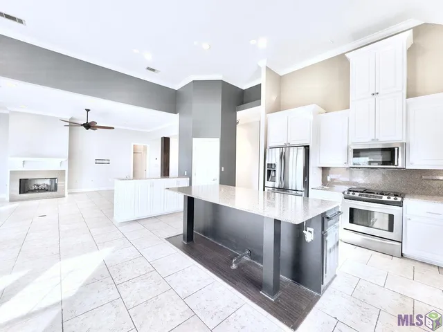 $2,850 | 6157 Breeze Point Drive, Gonzales, LA 70737