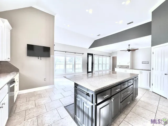 $2,850 | 6157 Breeze Point Drive, Gonzales, LA 70737