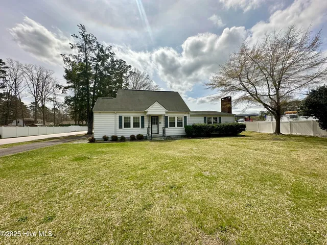 $153,000 | 1102 Sterlingworth Street, Windsor, NC 27983