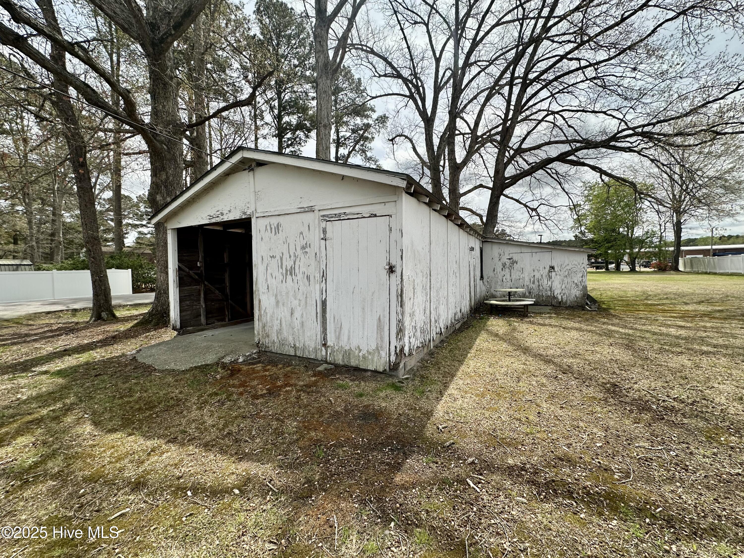 1102 Sterlingworth Street Windsor, NC 27983 - Photo 32 of 37 IMG_7697