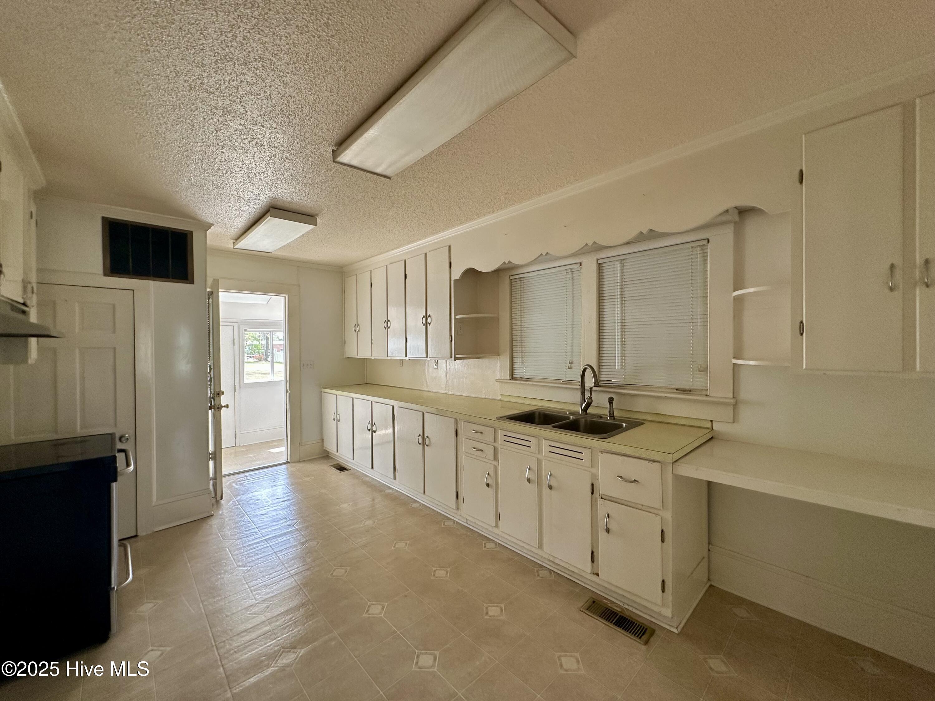 1102 Sterlingworth Street Windsor, NC 27983 - Photo 6 of 37 IMG_7717