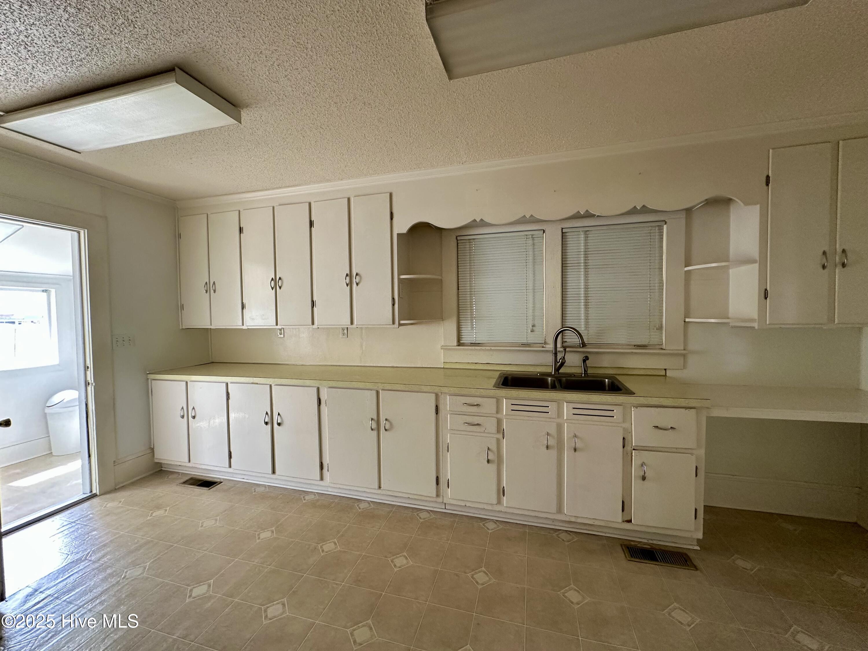 1102 Sterlingworth Street Windsor, NC 27983 - Photo 7 of 37 IMG_7716