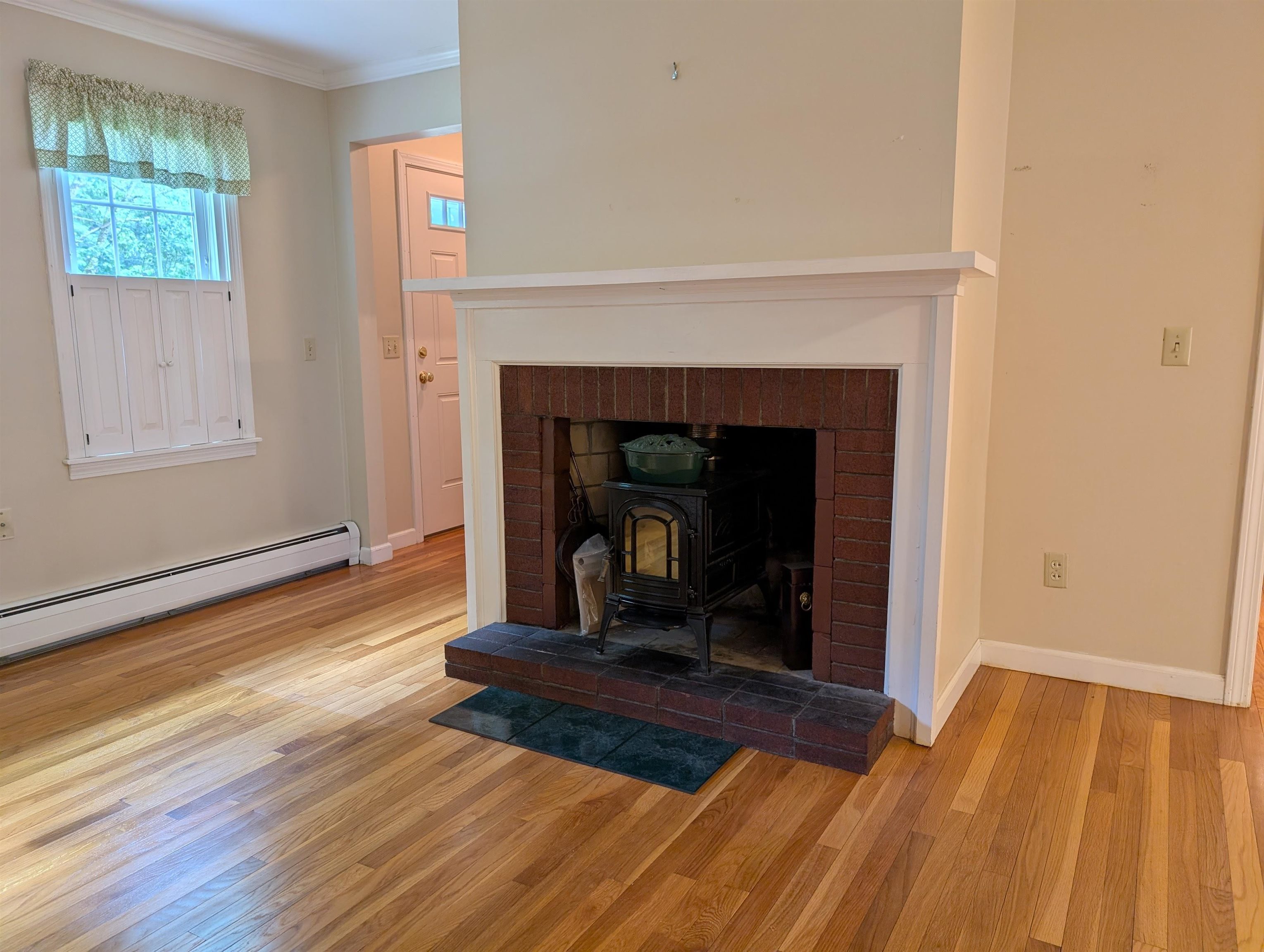 173 Amesbury Road Hopkinton, NH 03229 - Photo 3 of 34