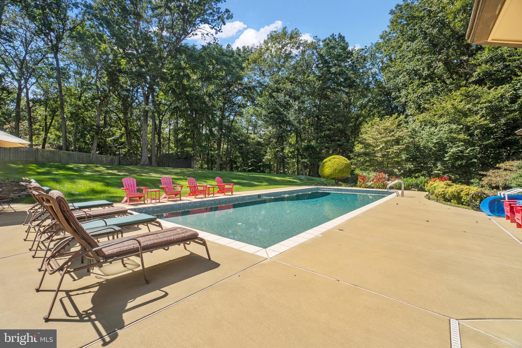 8709 Belmart Road Potomac, MD 20854 - Photo 5 of 64