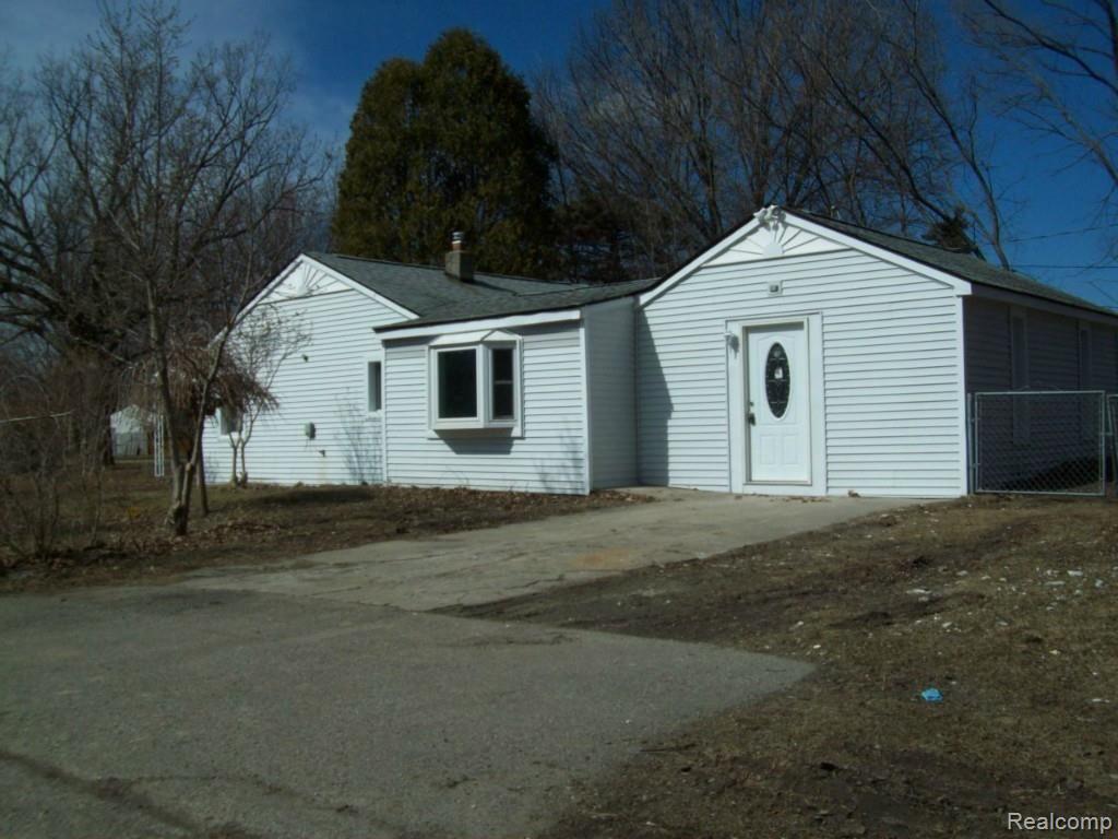 4880 Sashabaw Road Clarkston, MI 48346 - Photo 4 of 21 side view.jpg