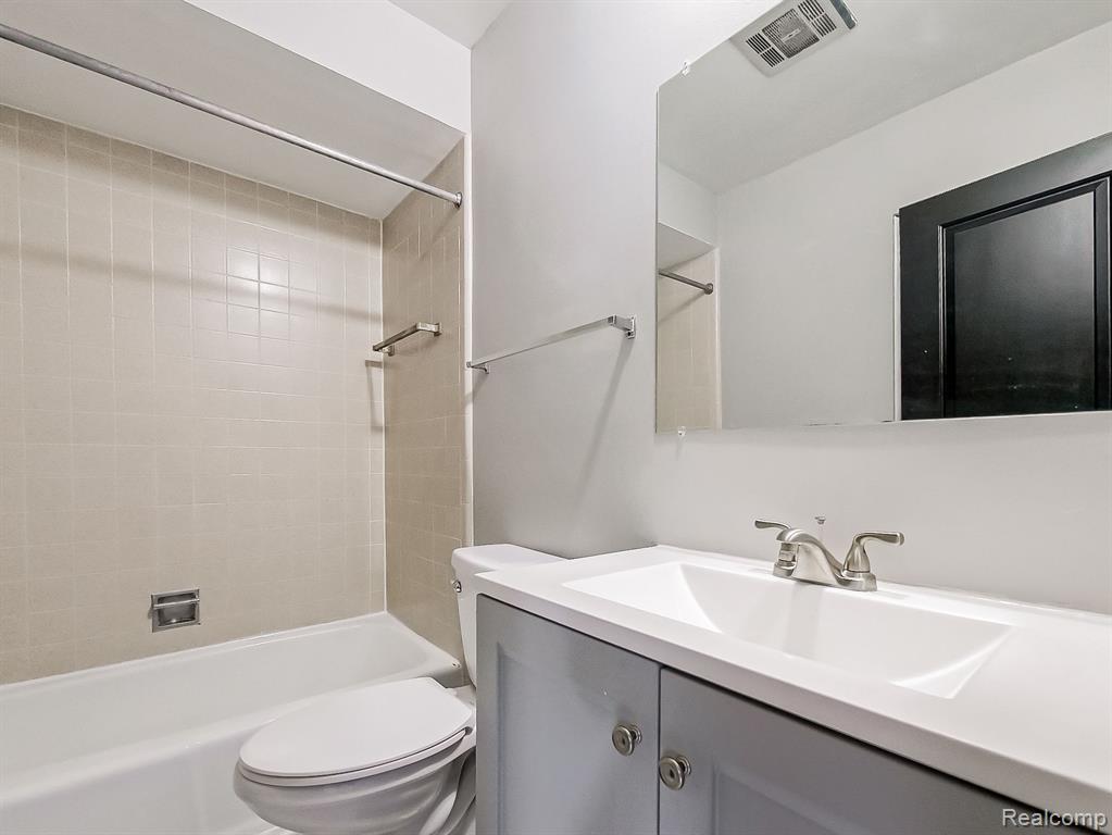 2153 Decker Road, Unit 6 Walled Lake, MI 48390 - Photo 8 of 17