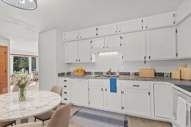 $230,000 | 1403 12th Street North, Wahpeton, ND 58075