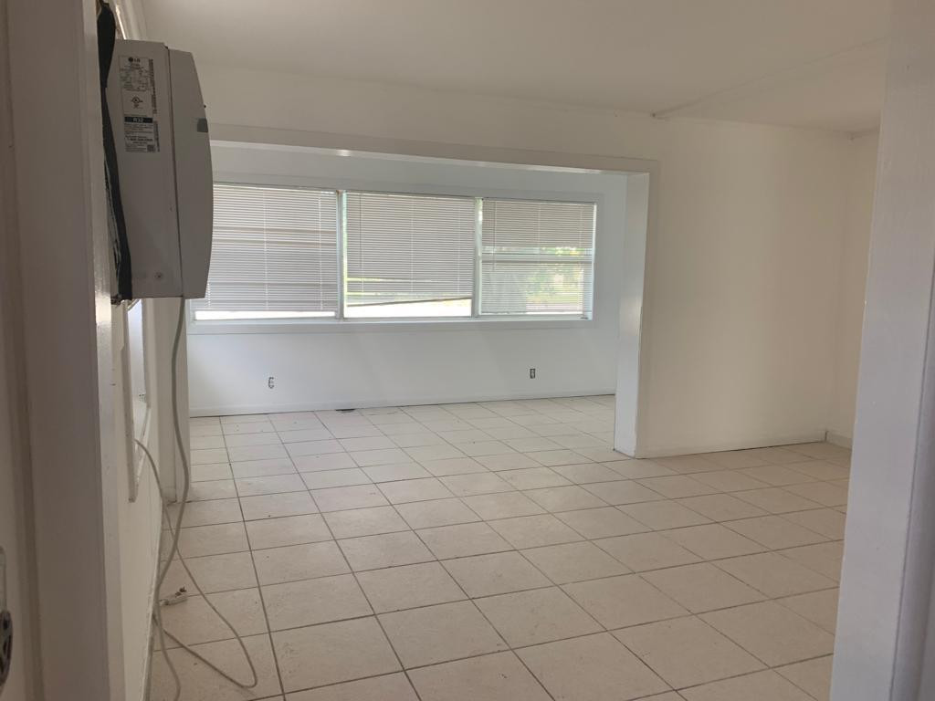 657 West 4th Street Riviera Beach, FL 33404 - Photo 10 of 14 Photo 10