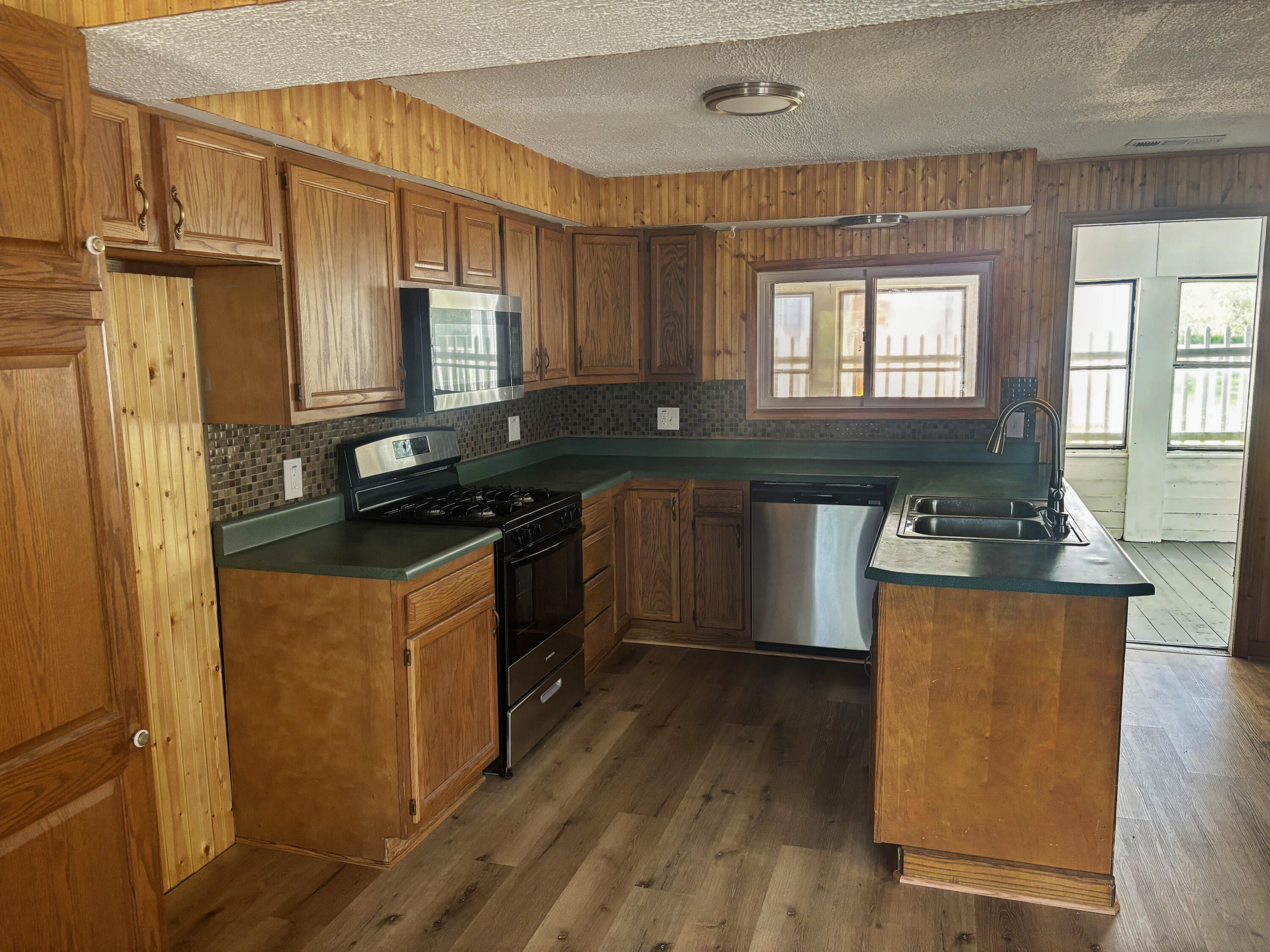 126 East Maple Street Muir, MI 48860 - Photo 28 of 28 IMG_8191