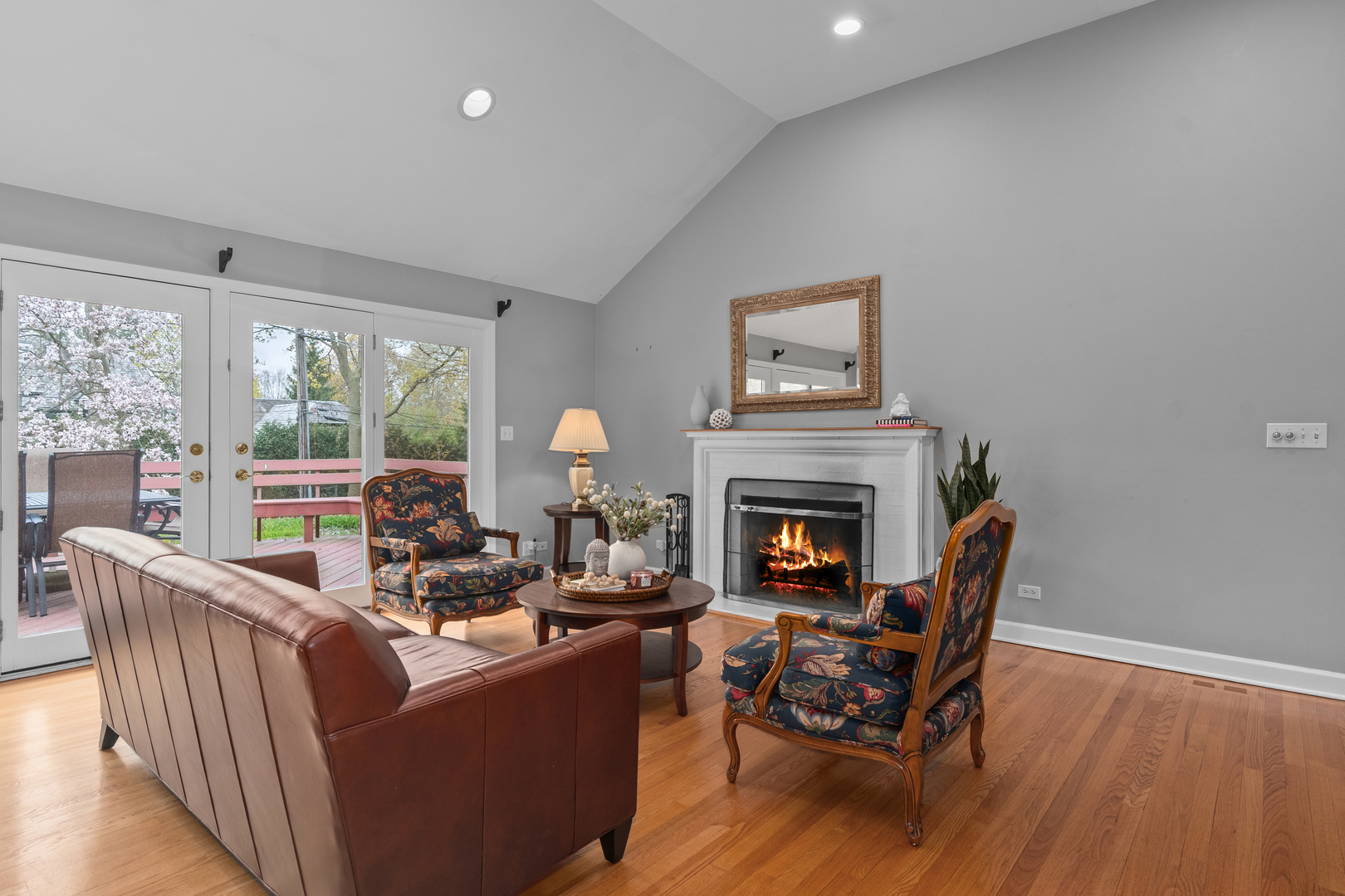 825 Highview Terrace Lake Forest, IL 60045 - Photo 3 of 32