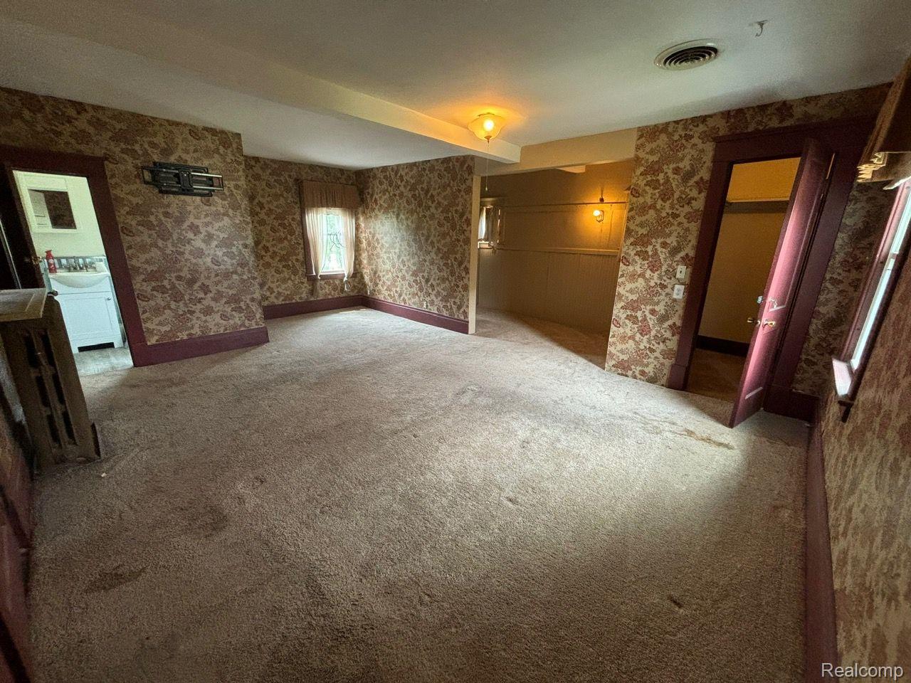 4178 Belsay Road Burton, MI 48519 - Photo 17 of 28 Gallery Image 17