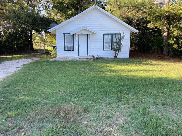 $995 | 405 South 1st Street, Clyde, TX 79510