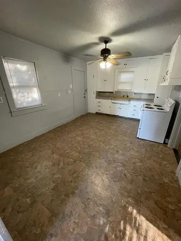 $995 | 405 South 1st Street, Clyde, TX 79510