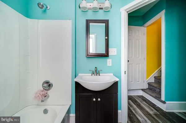 $235,000 | 911 North 5th Street, Reading, PA 19601