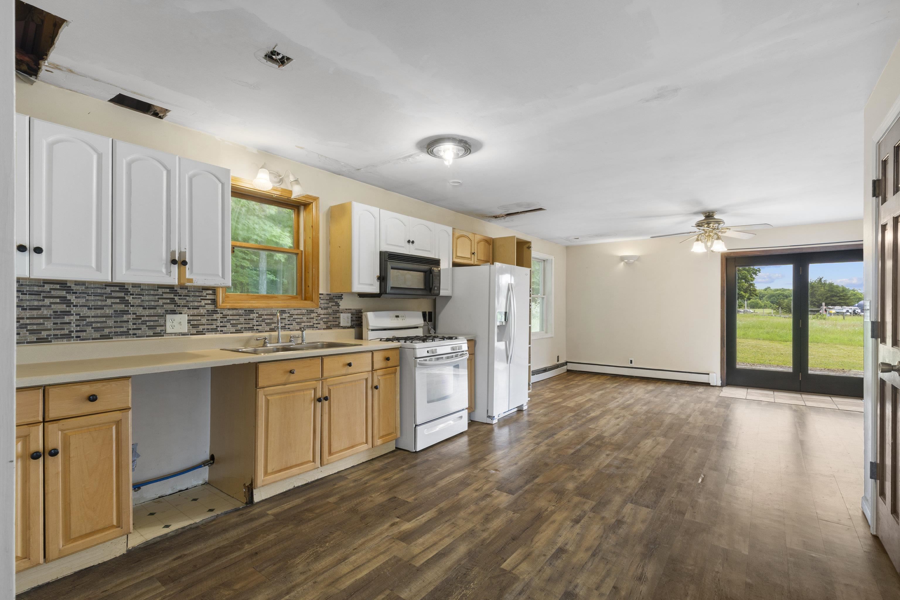 10080 Homestead Road Beulah, MI 49617 - Photo 12 of 34 1947355-4cd2a6d5-dc8a-448e-9dda-a16c9082d75e.JPG