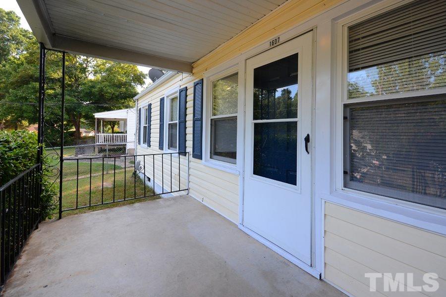 1607 Robinhood Road Durham, NC 27701 - Photo 4 of 17