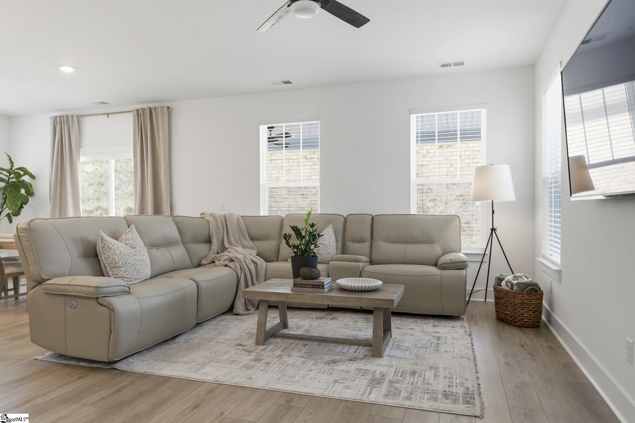 1049 Nadine Way Greer, SC 29651 - Photo 5 of 32