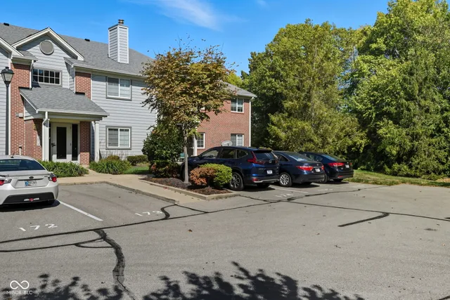 $169,999 | 8102 Brookmont Court, Unit 208, Indianapolis, IN 46278
