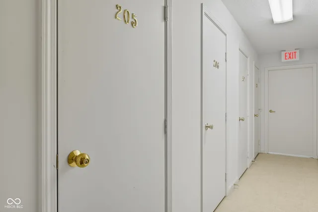 $169,999 | 8102 Brookmont Court, Unit 208, Indianapolis, IN 46278