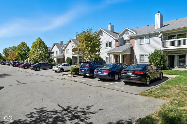 $169,999 | 8102 Brookmont Court, Unit 208, Indianapolis, IN 46278