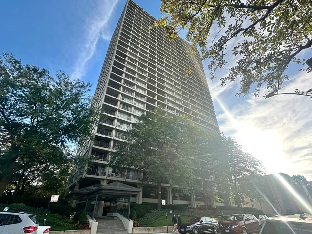 $1,950 | 1960 North Lincoln Park West, Unit 402, Chicago, IL 60614