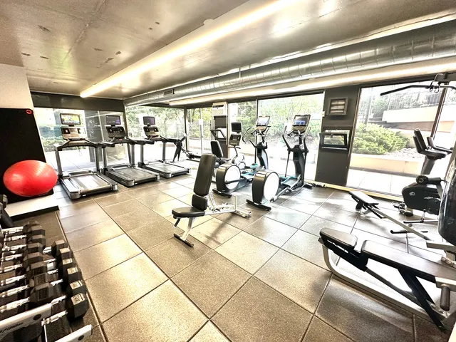 $1,950 | 1960 North Lincoln Park West, Unit 402, Chicago, IL 60614